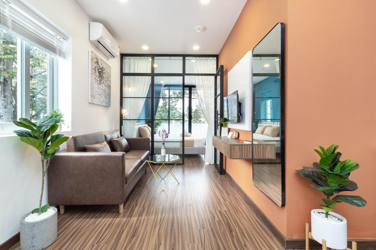 Cozrum Smart - First Target Hotel Thành Pho Ho Chí Minh Esterno foto