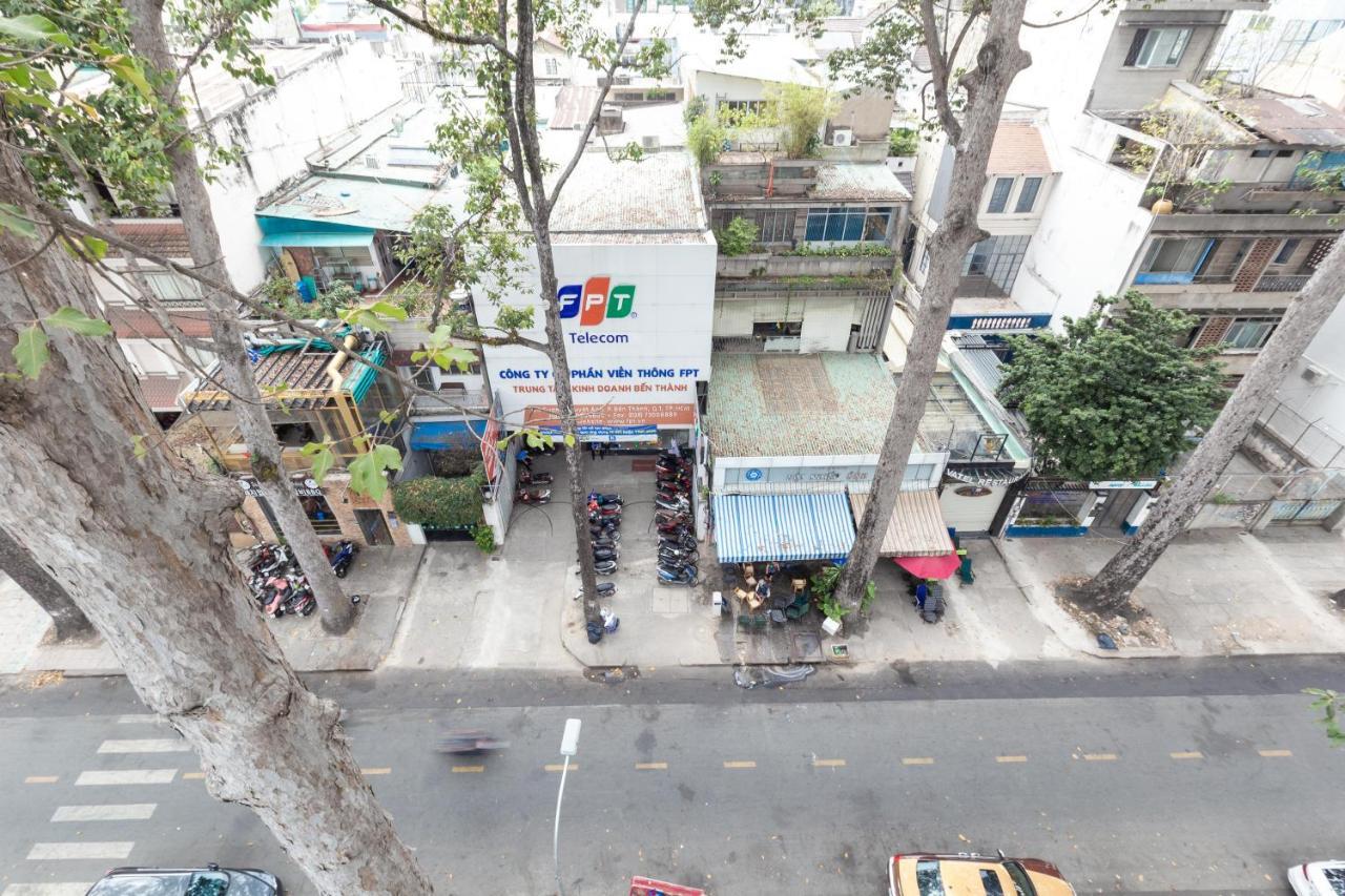 Cozrum Smart - First Target Hotel Thành Pho Ho Chí Minh Esterno foto