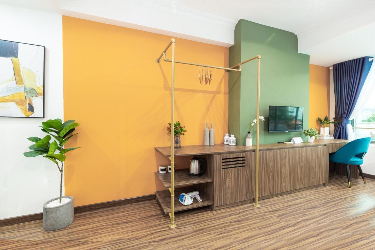Cozrum Smart - First Target Hotel Thành Pho Ho Chí Minh Esterno foto