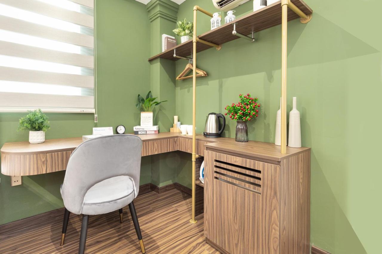 Cozrum Smart - First Target Hotel Thành Pho Ho Chí Minh Esterno foto