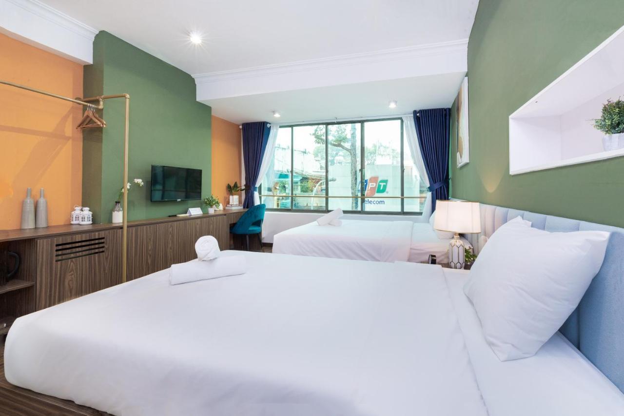 Cozrum Smart - First Target Hotel Thành Pho Ho Chí Minh Esterno foto