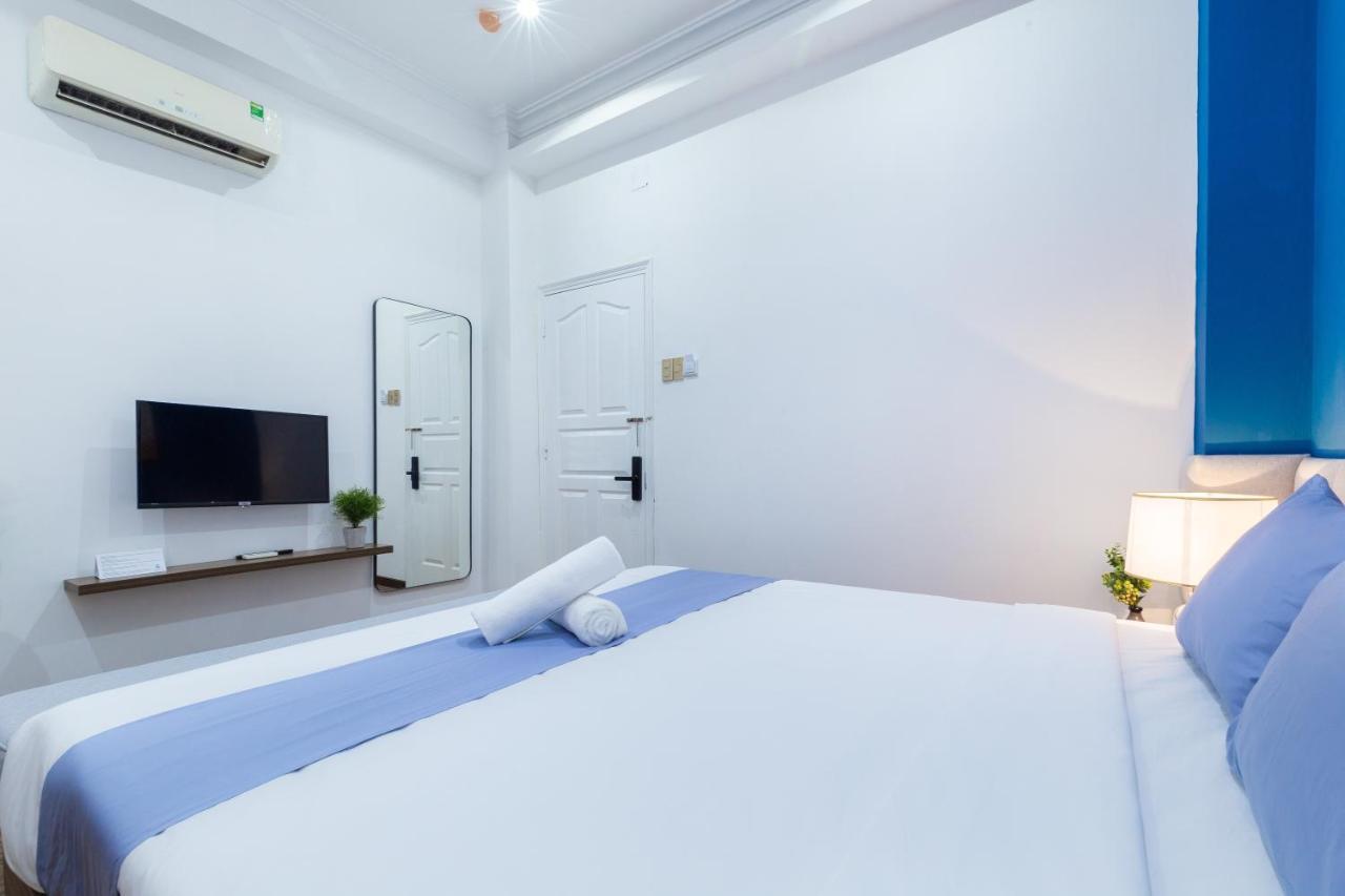 Cozrum Smart - First Target Hotel Thành Pho Ho Chí Minh Esterno foto